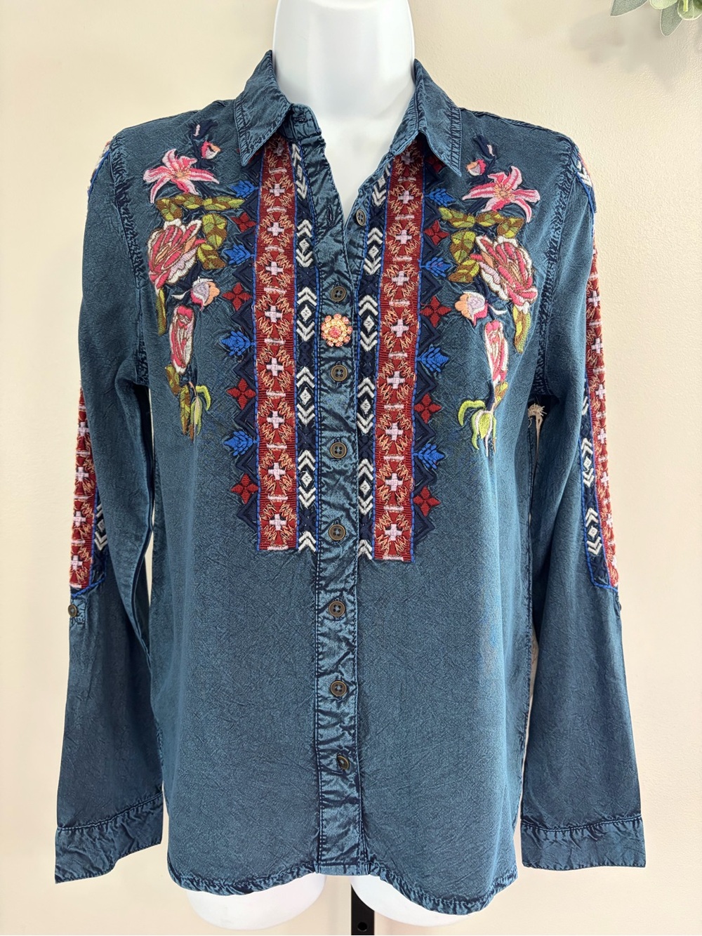 NWT Aratta Silent Journey Embroidered Floral Button-Down Shirt